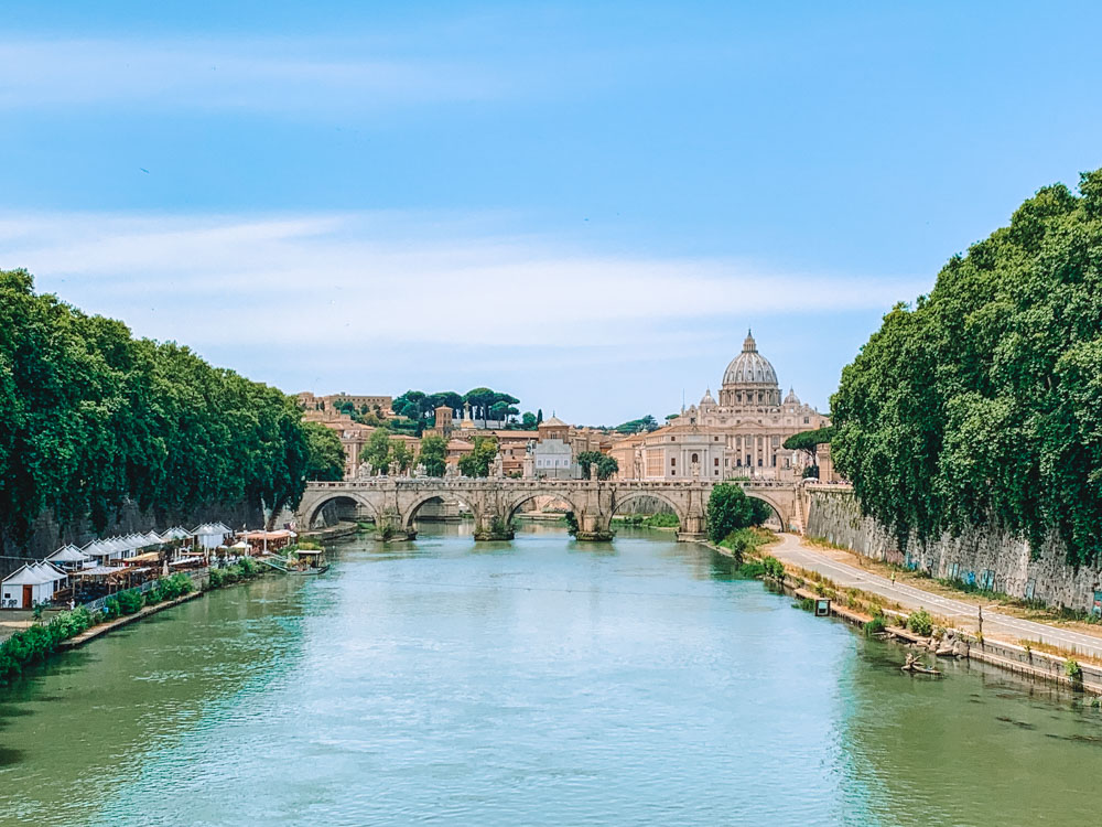 The views as you cross River Tiber in Rome