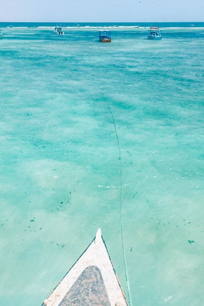 The beautiful turquoise water of Malindi