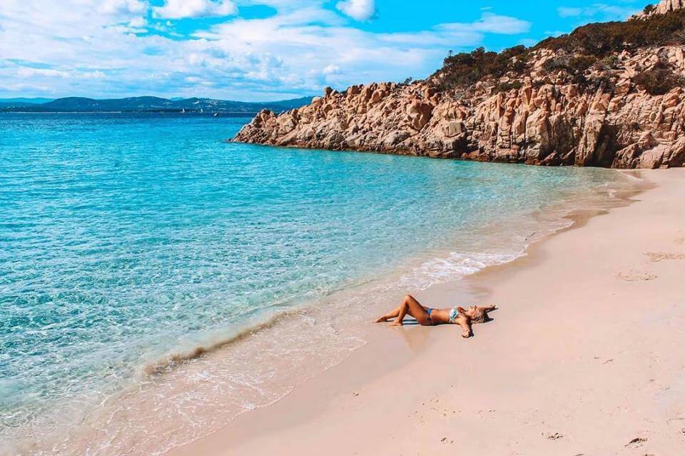 chłodzenie w Cala Soraja, mojej ulubionej plaży w archipelagu della Maddalena