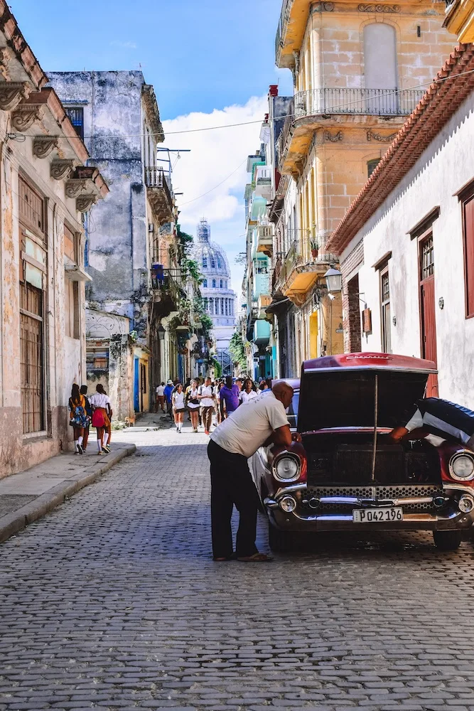 Exploring the colonials streets of Havana, Cuba