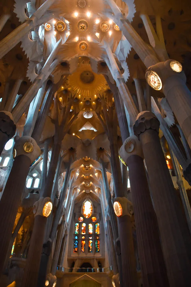 The inside of the Sagrada Familia in Barcelona - Photo by Raquel Bermúdez on Scopio