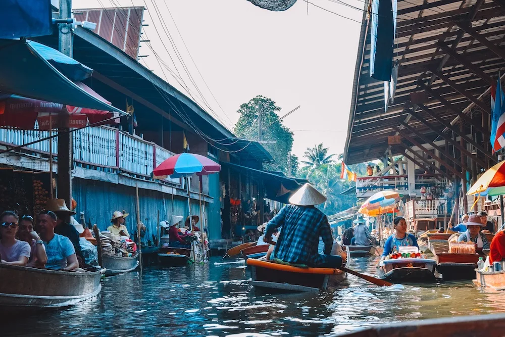 Damnoen Saduak Market - one of the floating markets you can visit close to Bangkok, Thailand