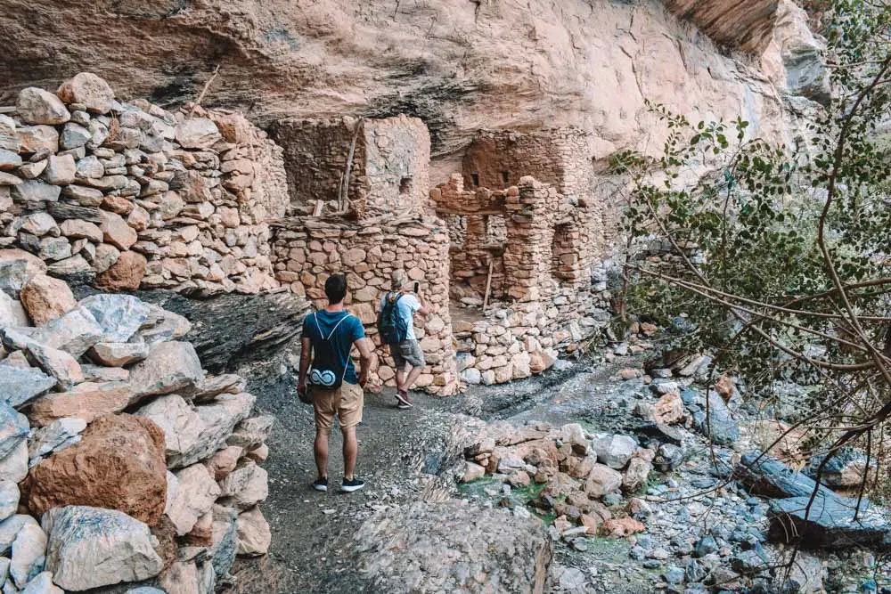 The abandoned houses at the end of the Jebel Shams balcony walk