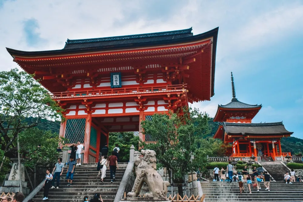 The first imposing buildings of Kiyomizudera Temple in Kyoto