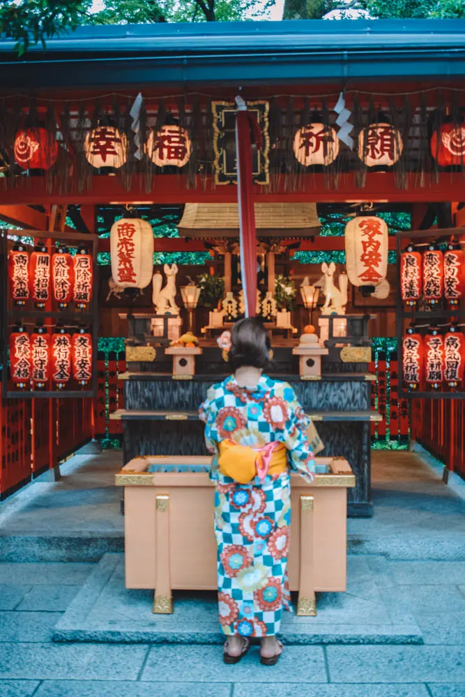 Paying homage at Kiyomizudera temple in Kyoto