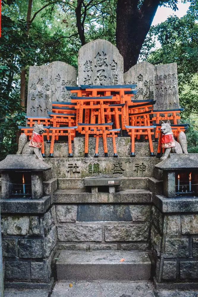 Some of the shrines at Fushimi Inari Taisha in Kyoto