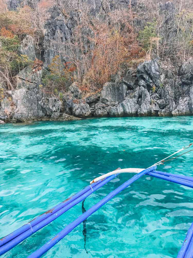 Island hopping in Coron