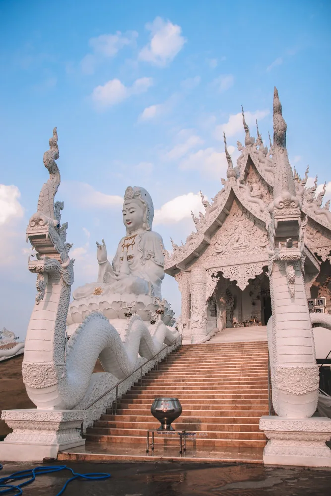 The temple and Goddess of Mercy statue at Wat Huay Pla Kung