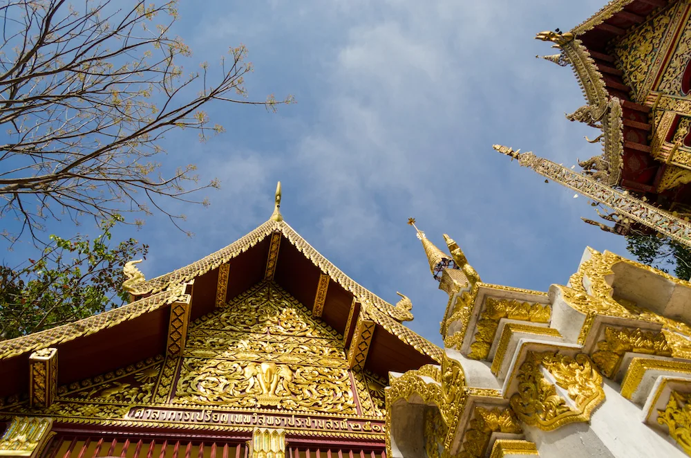 Wat Chedi Luang - Photo by Kiran Relangi on Scopio