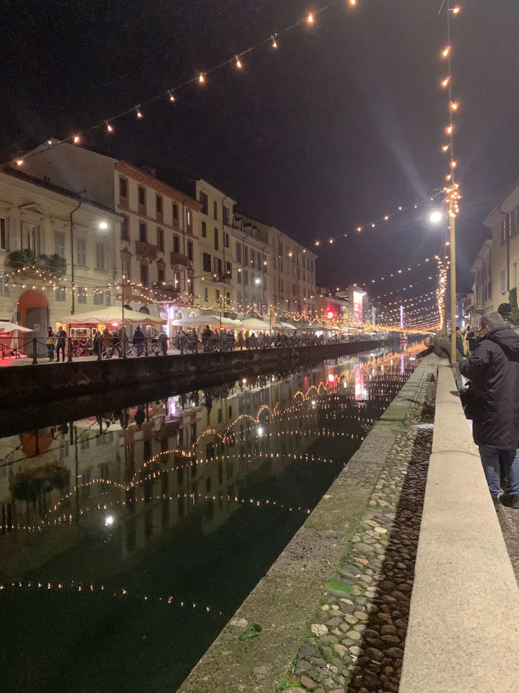 Wandering along the canals of Navigli in Milano, Italy, by night - the perfect place to end your 2 days in Milan!