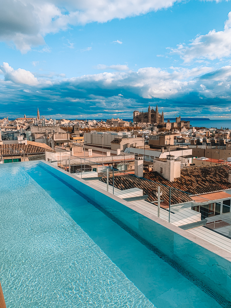 The rooftop pool and view over Palma de Mallorca of Nakar Hotel