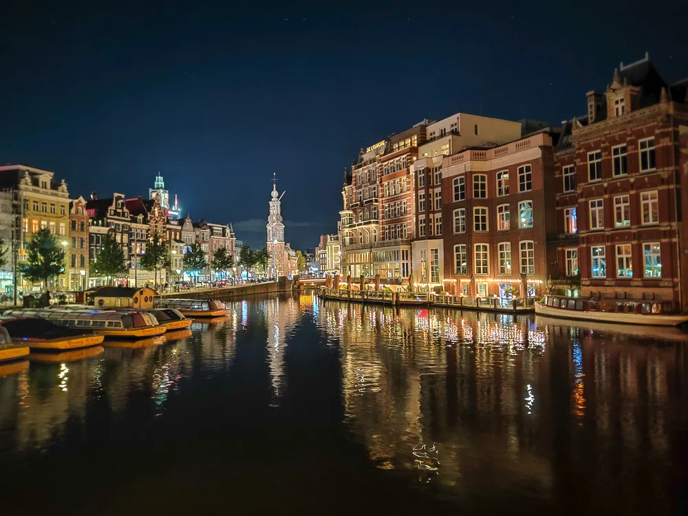 Canal views in Amsterdam by night