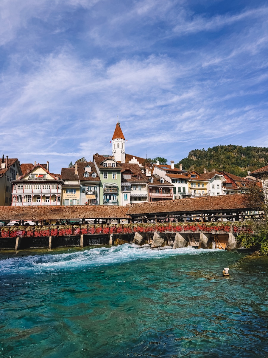 Exploring Thun and the rivers where people surf