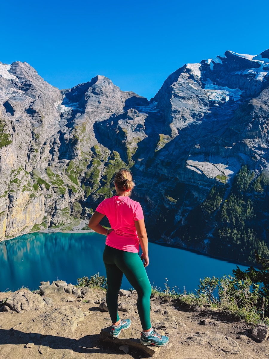 Hiking to the beautiful Oeschinensee Lake viewpoint
